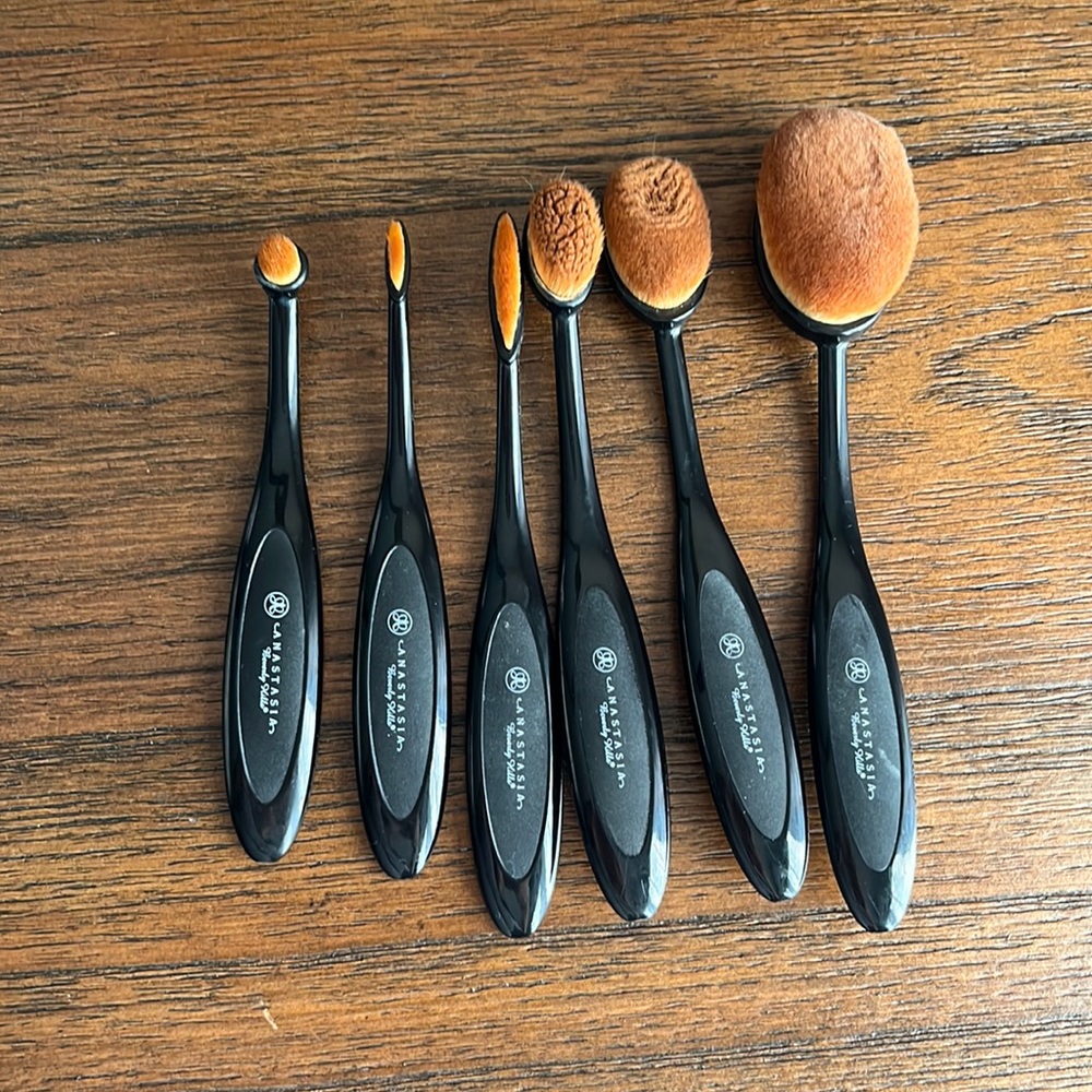 Anastasia Beverly Hills Brushes